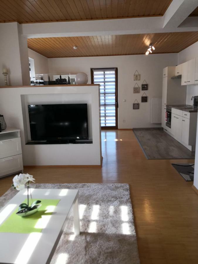 Apartment Ferienwohnung Emmerthal Auch Fuer Monteure Fewo Esterno foto
